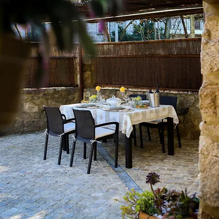 Casa Afonsas Barral